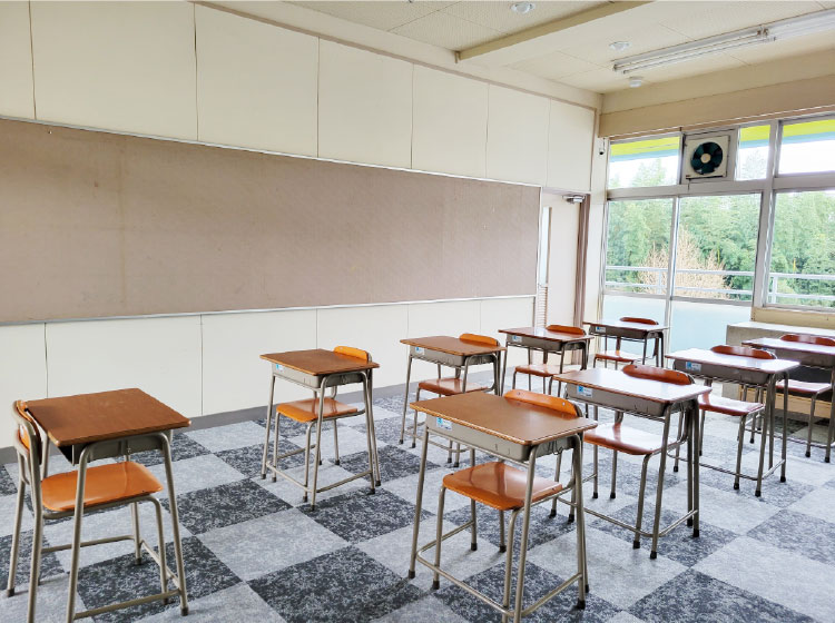 食堂での食事の様子