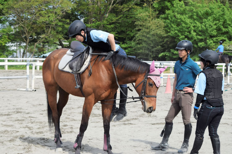 騎乗フォームを確認するトレーニング